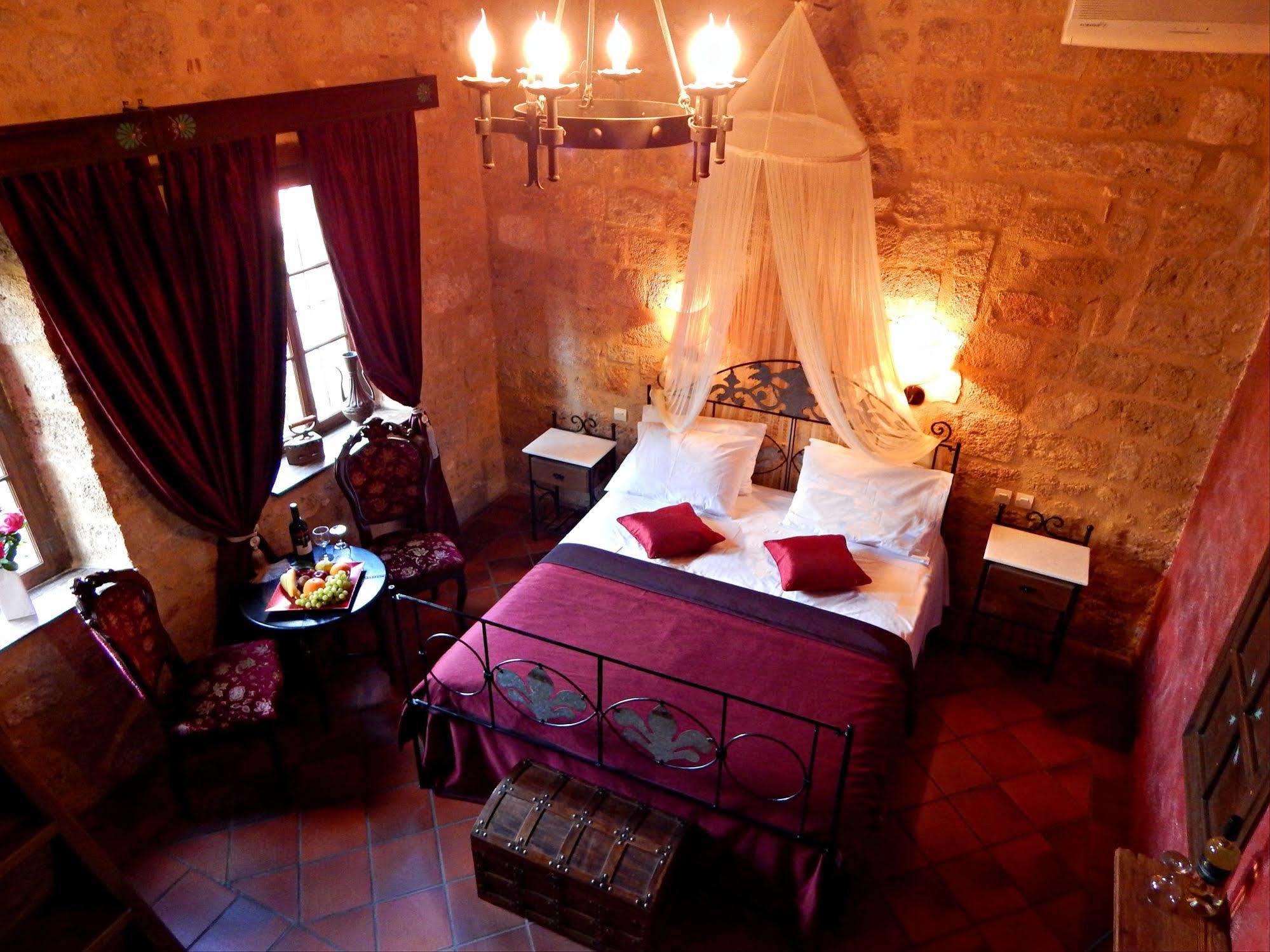 S. Nikolis Historic Boutique Hotel 4*