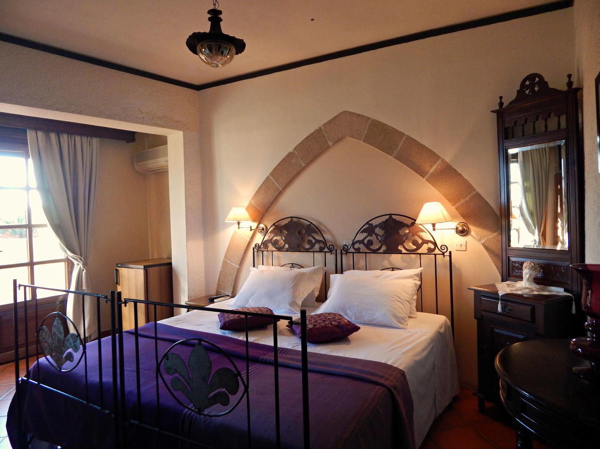 S. Nikolis Historic Boutique Hotel 4*